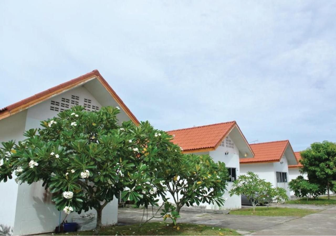 Chumphon Park Resort Exterior photo