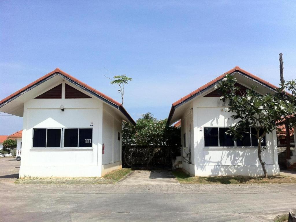 Chumphon Park Resort Exterior photo