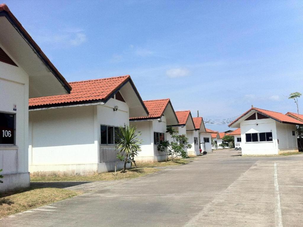 Chumphon Park Resort Exterior photo